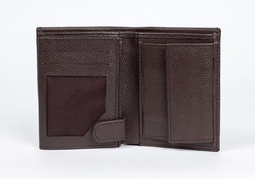 Carry-All Wallet – Men’s Brown Leather Edition